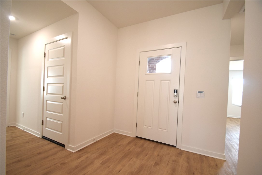 Wagon Wheel Crossing - Residential Lease