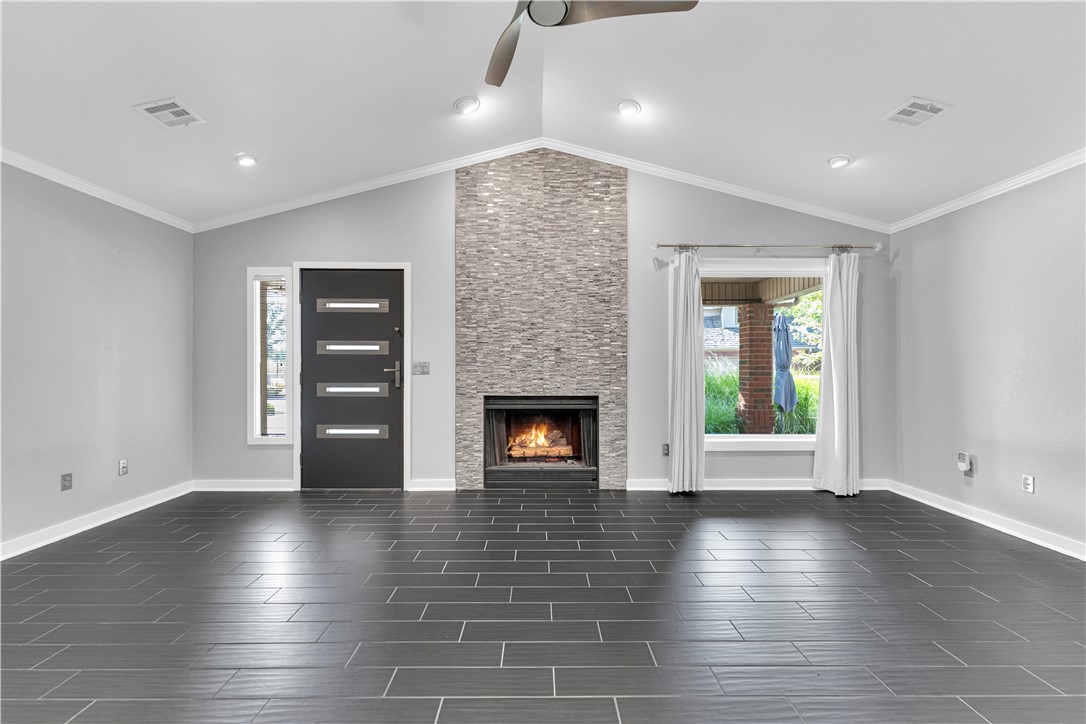 Pinnacle Town Homes Rogers - Residential