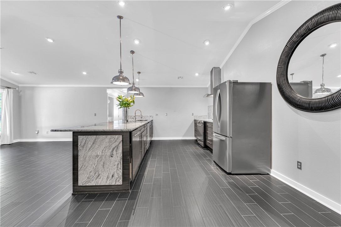 Pinnacle Town Homes Rogers - Residential