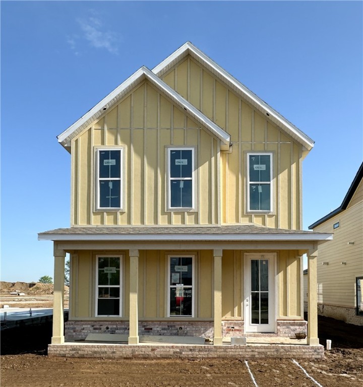 The Brady features an open living area designed for effortless entertaining. The living room flows into the kitchen and dining space, anchored by a fireplace. The kitchen includes quartz countertops, GE stainless steel appliances, and a walk-in pantry. A mudroom and powder bath complete the first floor. Engineered wood flooring extends through the living room, kitchen, dining area, and mudroom. Upstairs, the private ownerās suite offers a tray ceiling, a spacious bath with double vanities, a walk-in shower, and a walk-in closet. Two guest bedrooms share a full bath with a double vanity, linen closet, and tub/shower combo. The laundry room and extra storage closet are also upstairs. This home includes a fenced yard, blinds, and gutters. Located off Rupple Road in Towne West, just across from John L. Colbert Middle School, it is minutes from the University of Arkansas, Wedington, I-49, and Farmington. Plus, get $3,500 toward closing costs with our preferred lender. *Agent Owned*
