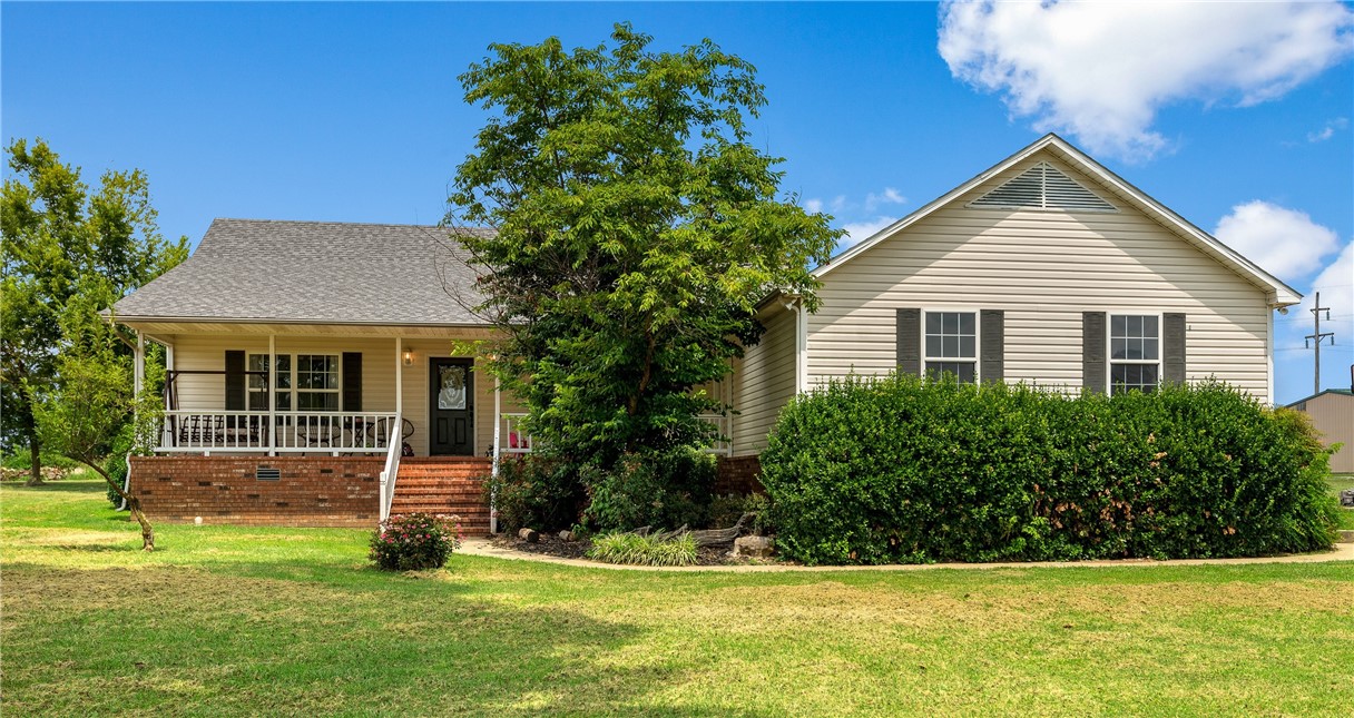 Experience the perfect blend of privacy and convenience with this 3 bedroom, 2 bath home, situated on 1.86 acres on the outskirts Berryville, AR. Boasting a well-designed split floor plan, this home offers comfortable living with ample space for the whole family.
The property features a 3-car garage, a detached carport, and a storage shed, providing plenty of room for vehicles, tools, and outdoor equipment. Nestled on a spacious lot, the home feels wonderfully private, allowing you to enjoy the peace and quiet of country living while still being just minutes from town.
With a prime location thatās only a short drive to shopping, schools, and local amenities, this home offers the best of both worlds.