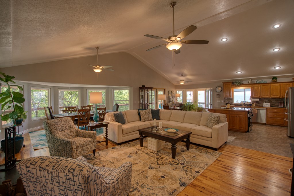 Point Mirage - Residential