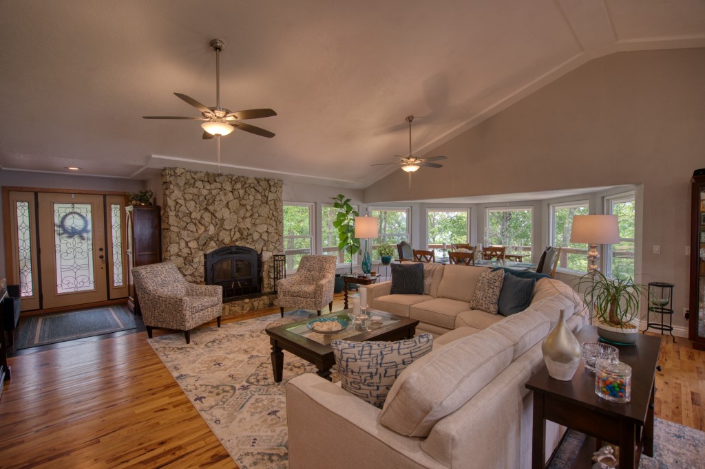 Point Mirage - Residential