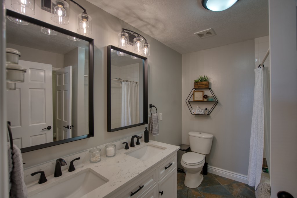 Point Mirage - Residential