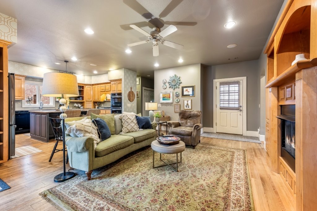 Acres Escondidos Rogers - Residential
