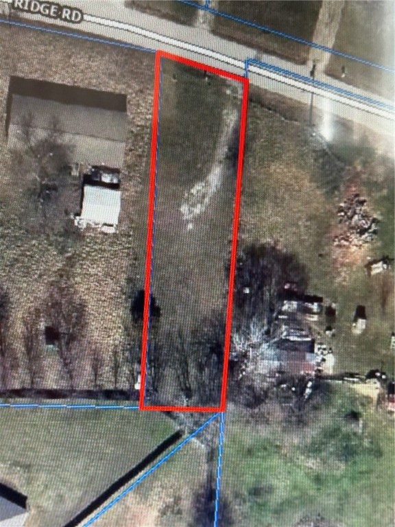 Great opportunity in Gravette Ar! This almost quarter acre lot is read for you to build your small home on! This will require a septic system to be placed on the property. The property has passed a perc test for a 1 bedroom home. It would be perfect for a shotgun style or a larger tiny home (stick built since it is in city limits). This little lot would be perfect for someone that doesn't want the maintaince of a large lot or acreage.