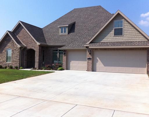 GRANITE THROUGHOUT. WOOD FLOORING IN LIVING AND DINING. OUTDOOR FIREPLACE. ADDITIONAL $25/MO FOR 6 MO LEASE TERM. 3 CAR GARAGE.
