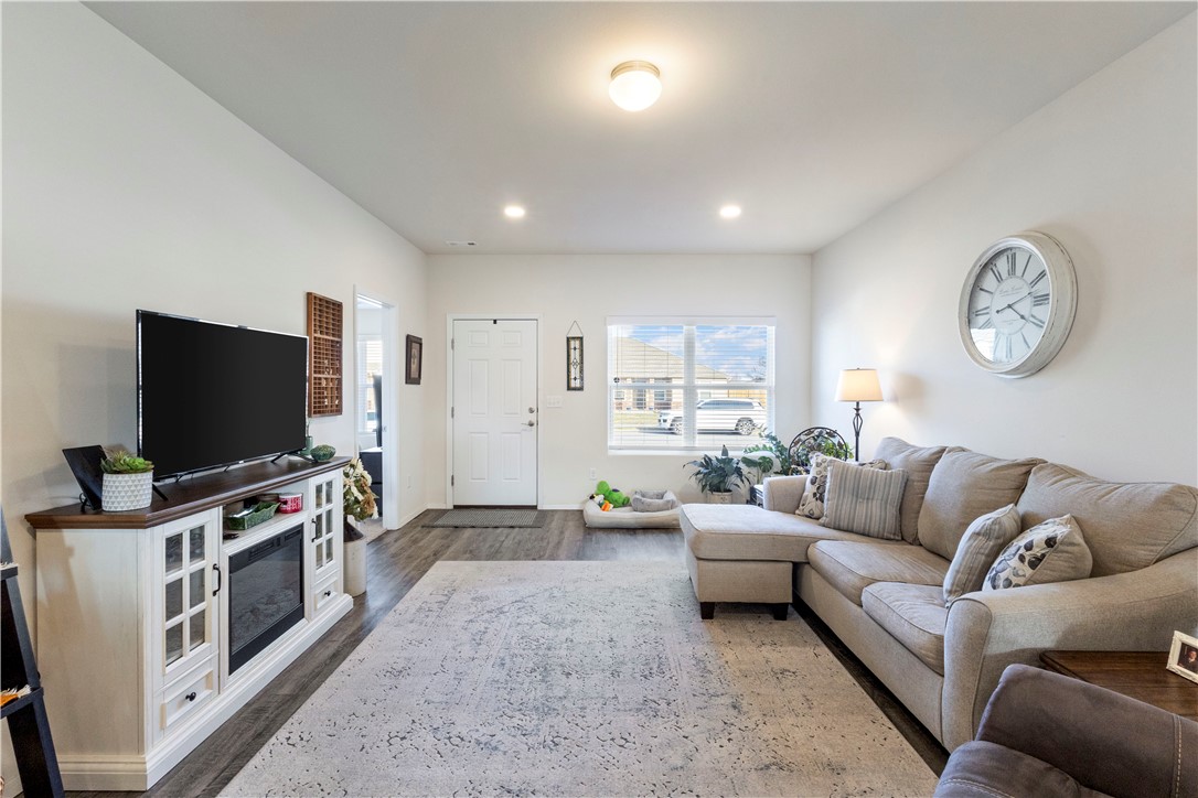 Walnut Hill Sub Ph I Pea Ridge - Residential