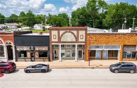 Photo of 220 E Main Street, Gentry, AR 72734 (MLS # 1329364)