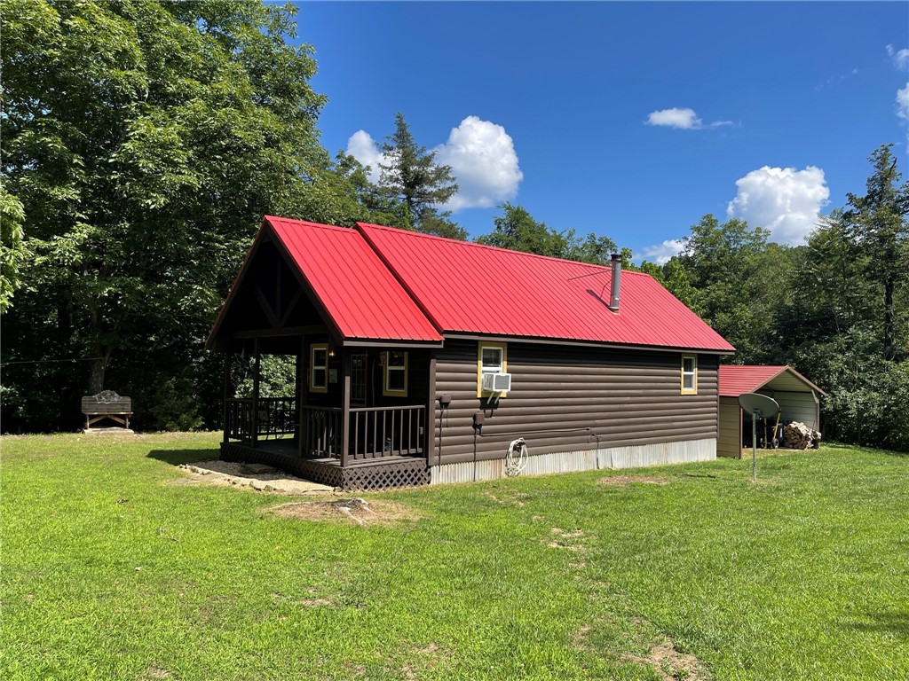 Beautiful cabin located in a park-like setting. This 1 bedroom + loft cabin comes fully furnished and ready to enjoy from day one. Easy access to Ozark National Forest, waterfalls, trails and so much more. Call for more information.