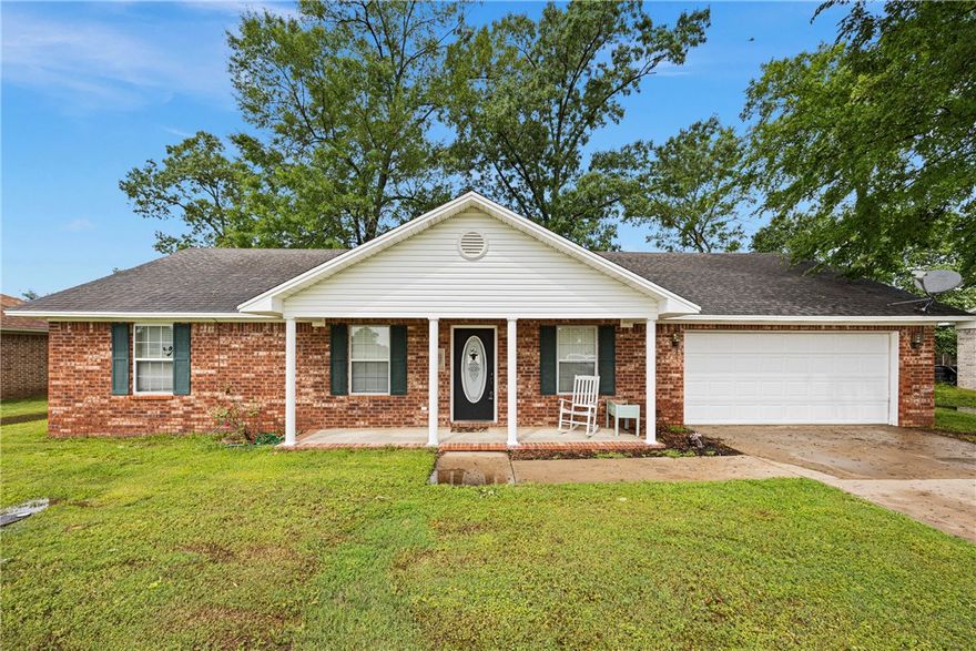 New Listing in Pottsville School District. This well-kept 3 bedroom, 2 bathroom home offers the perfect blend of small-town charm and convenient living. Located just minutes from local schools, restaurants, and shopping, you’ll enjoy the peace and community feel of Pottsville while staying close to the amenities of nearby Russellville. Highlights include:– New HVAC system installed in 2024
– Kitchen Appliances are less than 2 years old– Functional layout with great natural light. Whether you're buying your first home or looking to simplify your lifestyle, this property is move-in ready and full of potential.