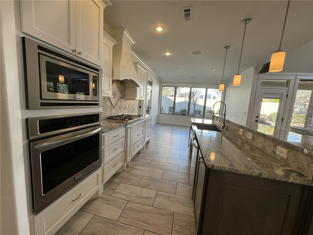 Pinnacle Town Homes Rogers - Residential Lease