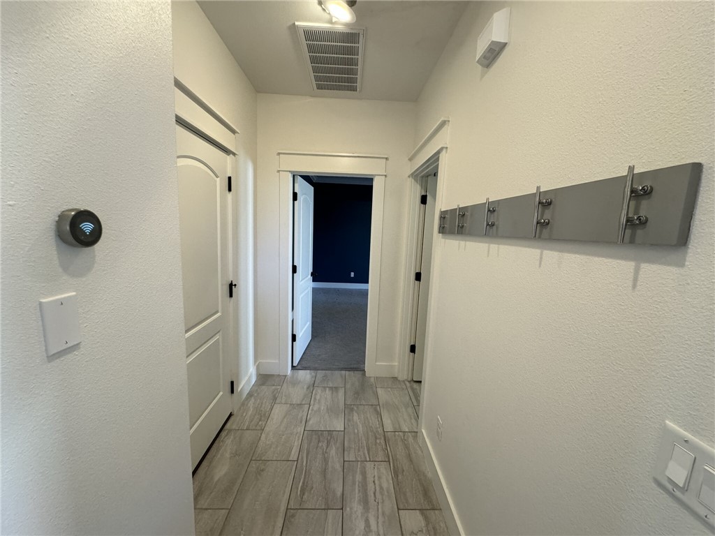 Pinnacle Town Homes Rogers - Residential Lease