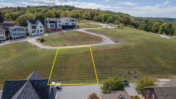 1827 N MERIDIAN DR, FAYETTEVILLE, AR 72701 - Image 4e8cd2254dcaf2aac39f0464e43ead92/3628943077
