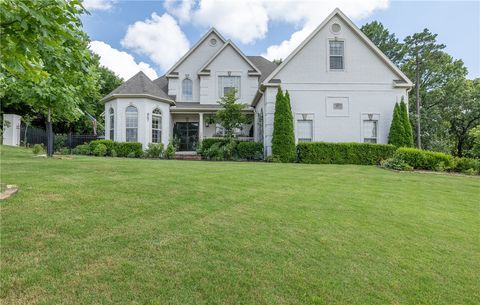 Photo of 867 E Emerson Lane, Fayetteville, AR 72701 (MLS # 1353041)