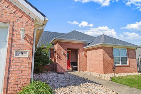 Photo of 301 Beasley Drive, Centerton, AR 72719 (MLS # 1343394)