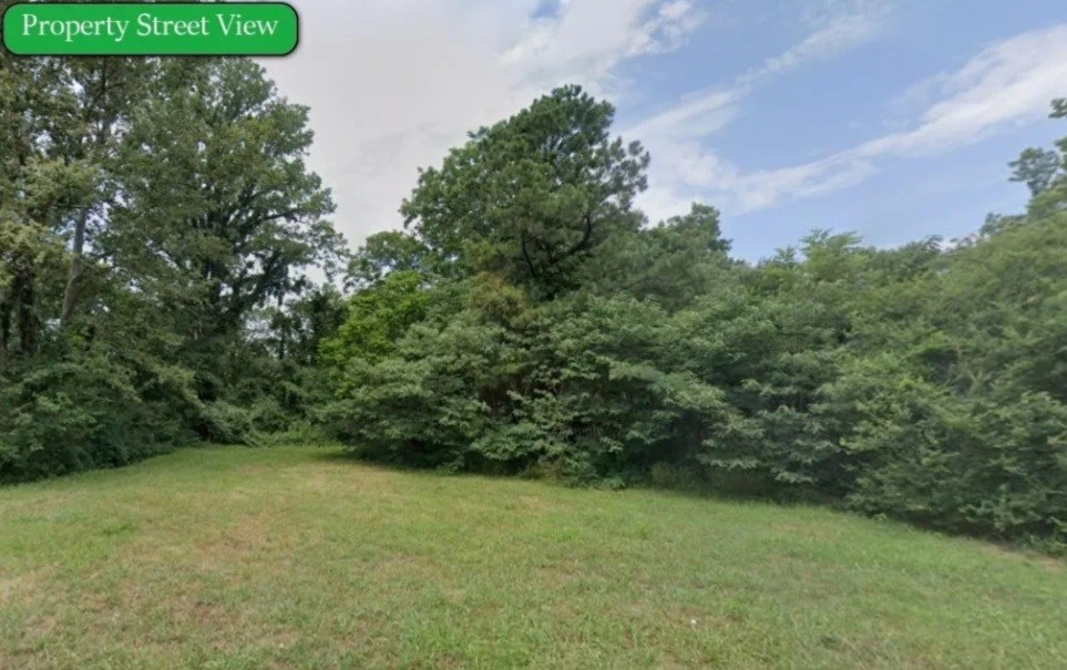 Build your new home or place a manufactured home on this .17 (+/-) acre lot in Blytheville, Arkansas of Mississippi County. It is just West of the Tennessee border and North of Memphis. Seller to provide Limited Deed only. Owner financing available. Call or text today for more information.