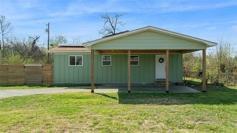 Photo of 738 12th Street, Rogers, AR 72756 (MLS # 1340628)
