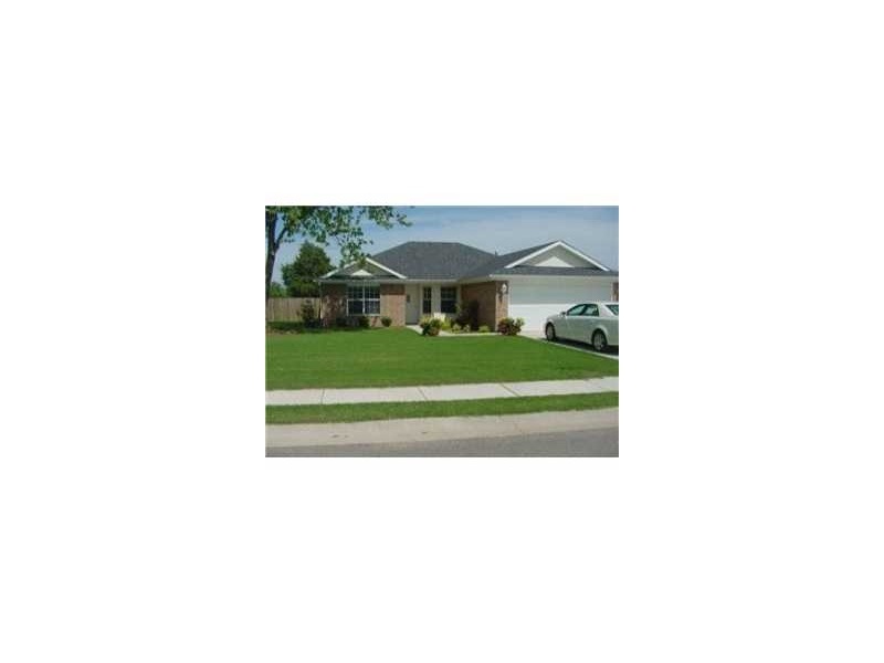 CORNER LOT, 3 BEDROOM, 2 BATH, 2 CAR GARAGE, FENCED YARD, FRIDGE INCLUDED, ALL LAMINATE OR TILE FLOORING. RENT &/OR SEC DEP TO INCREASE WITH APPROVED PET(S).