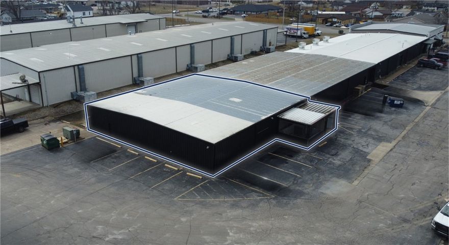 3.3 mile drive to I-49.
Fully conditioned storage space equipped with three-phase and one bathroom. 
Bay level doors: 1 (12 x 10)
Min wall height: 11' 11''
Peak height: 13' 2''
Clear span: 8' 6''
Parking spaces: 10