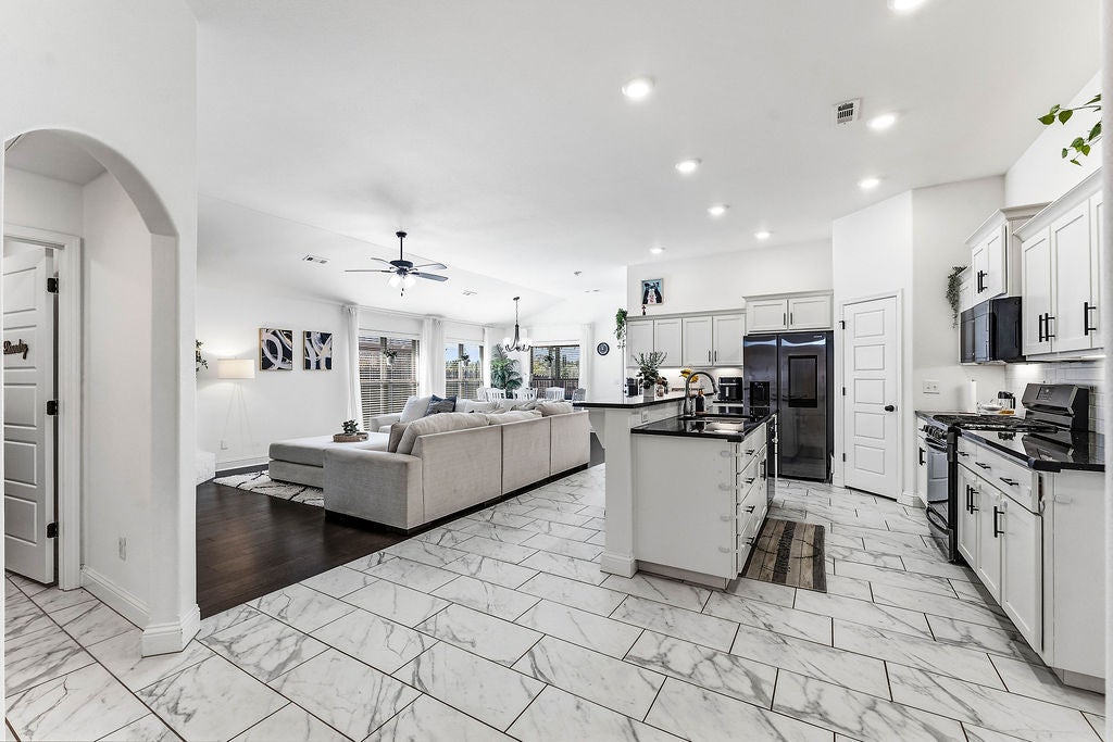 2511 E Jazz Avenue