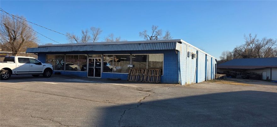 Unlimited opportunities for this commercial property located just a few feet off of a busy 4 lane highway
in Harrison, Ar.  4 separate buildings are located on this 2 acre M/L piece of property. The front building is a manufacturing building  for what is now known as Harness Mattress. The other 3 buildings are warehouse buildings with one having a partial unfinished basement.  The current listing is for Real Estate only, however Seller would consider selling the business as well.