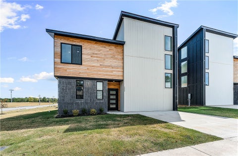 Photo of 2600 W Bonnie Lane, Rogers, AR 72758 (MLS # 1360893)