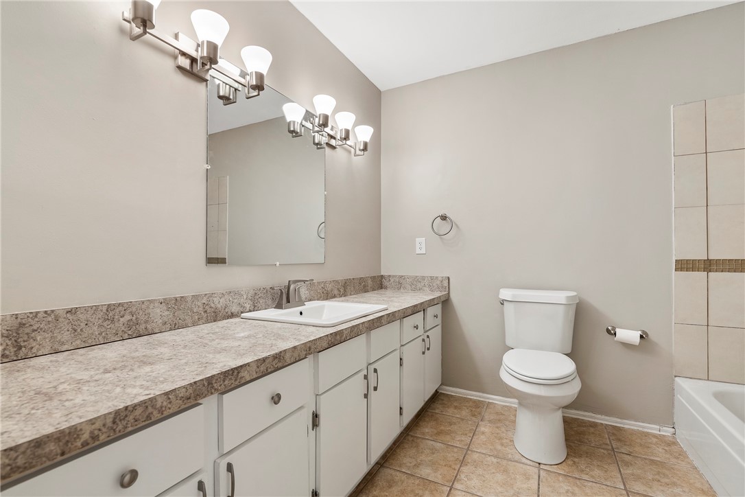 Golden Acres Ph 1 Rogers - Residential Lease