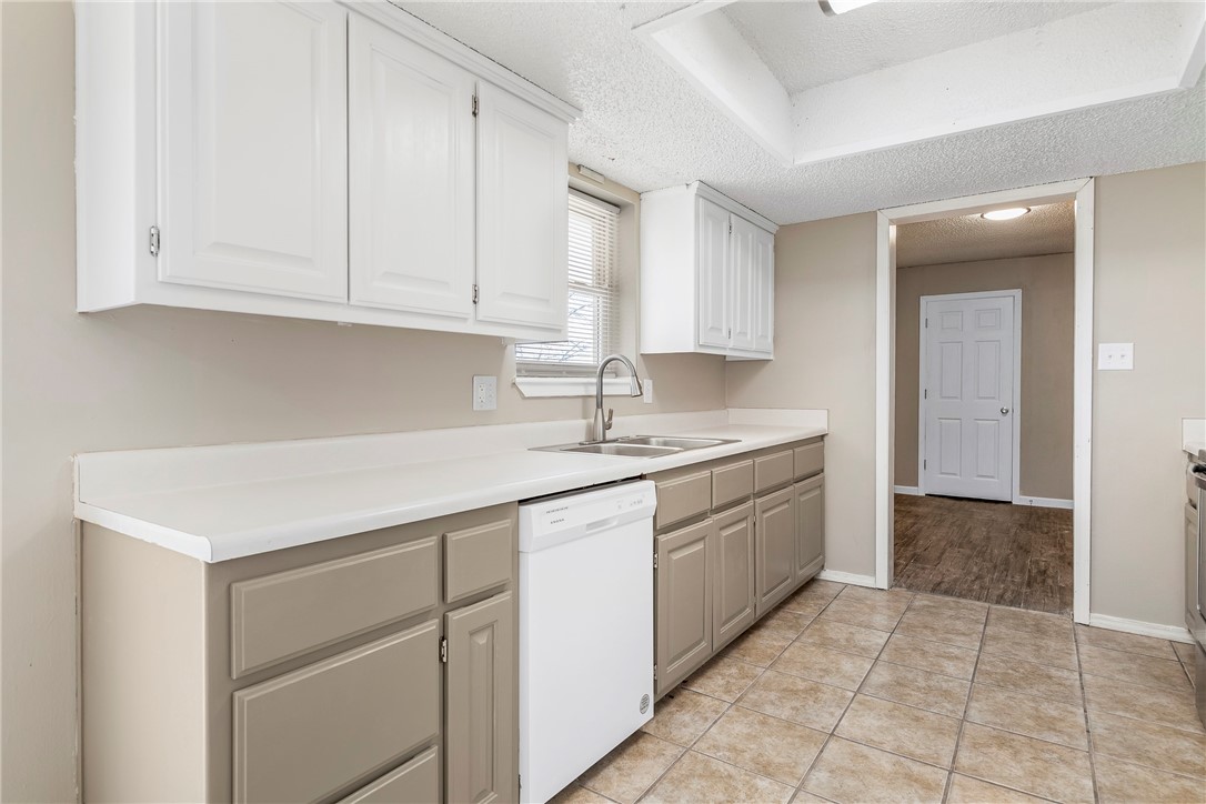 Golden Acres Ph 1 Rogers - Residential Lease