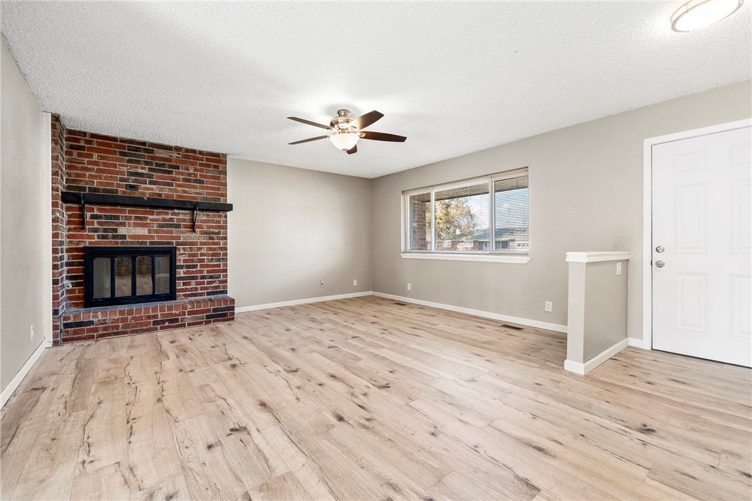 Golden Acres Ph 1 Rogers - Residential Lease