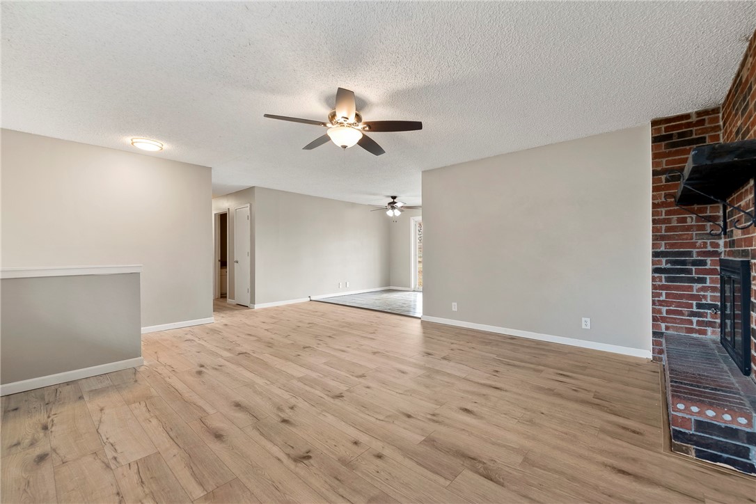 Golden Acres Ph 1 Rogers - Residential Lease