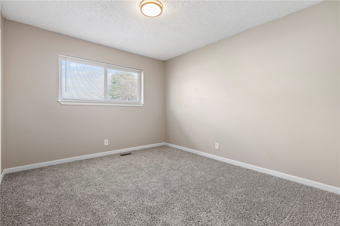 Golden Acres Ph 1 Rogers - Residential Lease