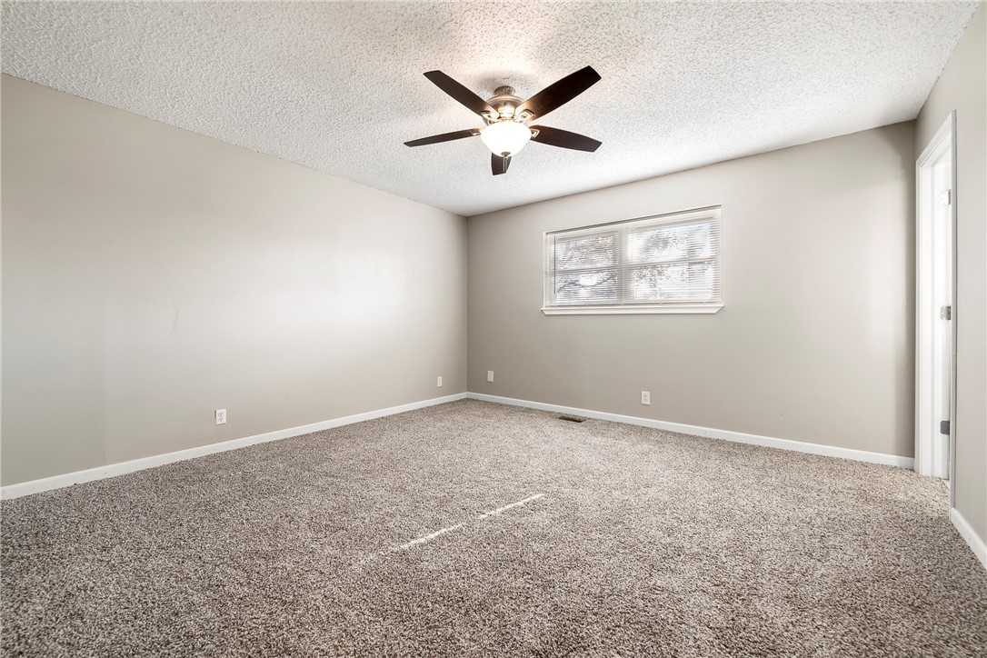 Golden Acres Ph 1 Rogers - Residential Lease