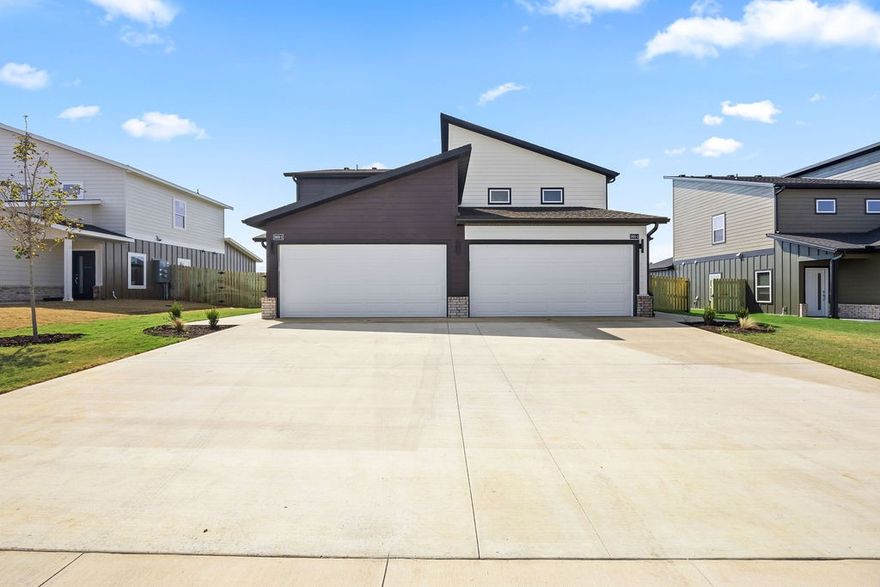 New Modern Duplex for Rent – Prime Bentonville Location

Highlights:
Contemporary Design: Quartz countertops, luxury vinyl plank flooring, and 2" faux wood blinds.
Smart Layout: Main floor includes living room, formal dining, powder room, and master suite with walk-in closet. Upstairs features Two Bedrooms, a study nook and Jack & Jill bath.
Fully Equipped Kitchen: New Stainless steel appliances, quartz counters, large pantry.
Appliances Included: Washer/dryer SET,  stove, dishwasher, microwave AND fridge.

Outdoor Perks:
Private Fenced Yard with covered patio—perfect for relaxing or entertaining.

Location Benefits:
Walk to Creekside Park: 35-acre Creekside Park with pickleball, splash pad, Dog park, cricket field & more.
Minutes from Walmart/Sam’s HQ, Bentonville Community/Fitness center, Top schools, Dining & Shopping.
3.4 Miles to Walmart Home Office
2.2 miles to Bentonville Community Center
4.3 Miles to Bentonville High School