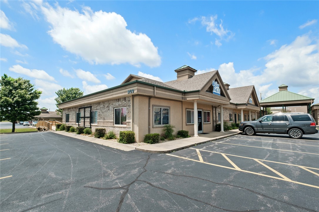 Oak Trace 2 - Commercial Lease