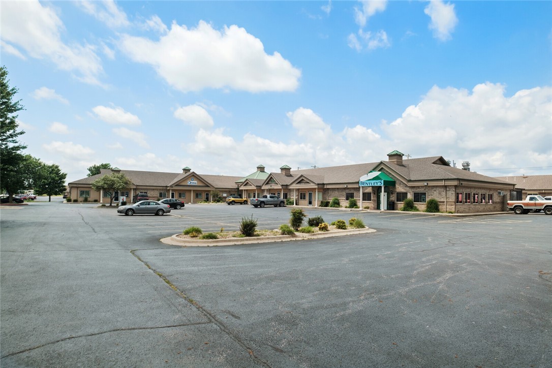 Oak Trace 2 - Commercial Lease