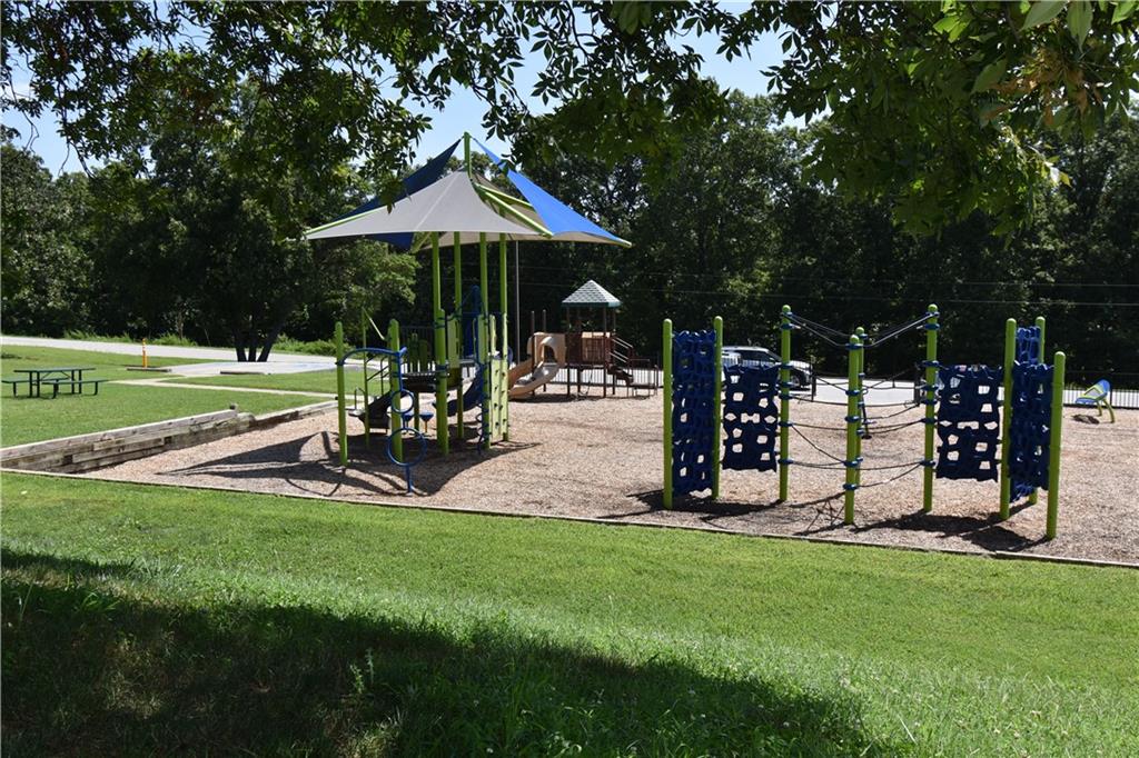 Brittany Courts Bvv - Residential