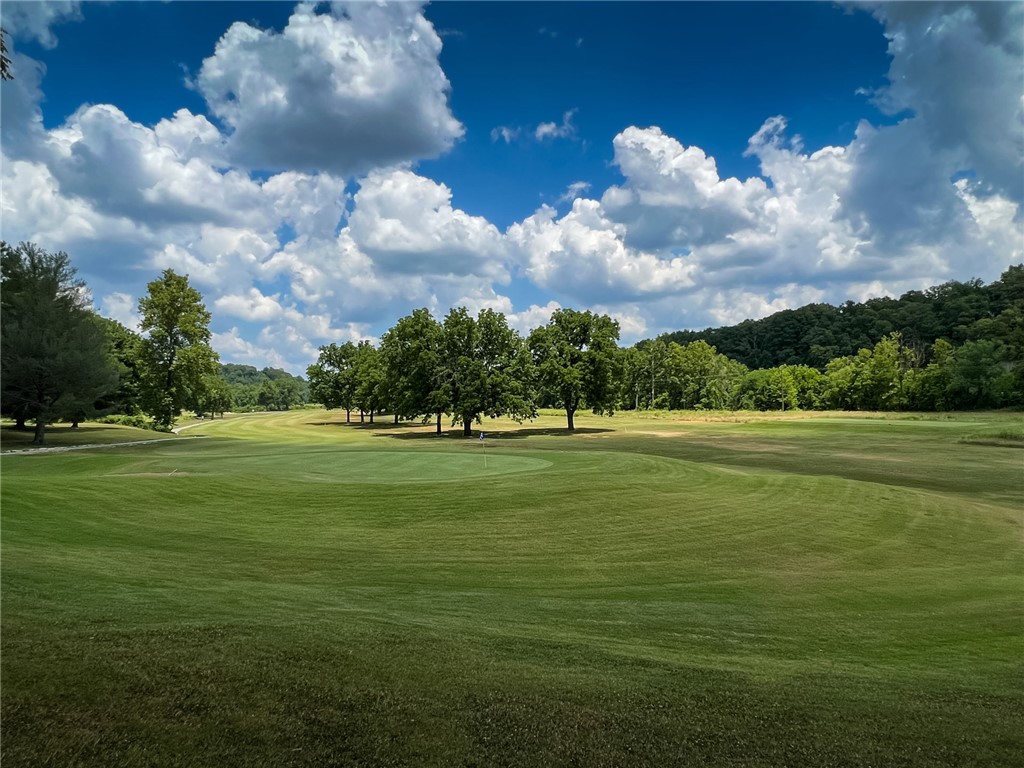 Brittany Courts Bvv - Residential