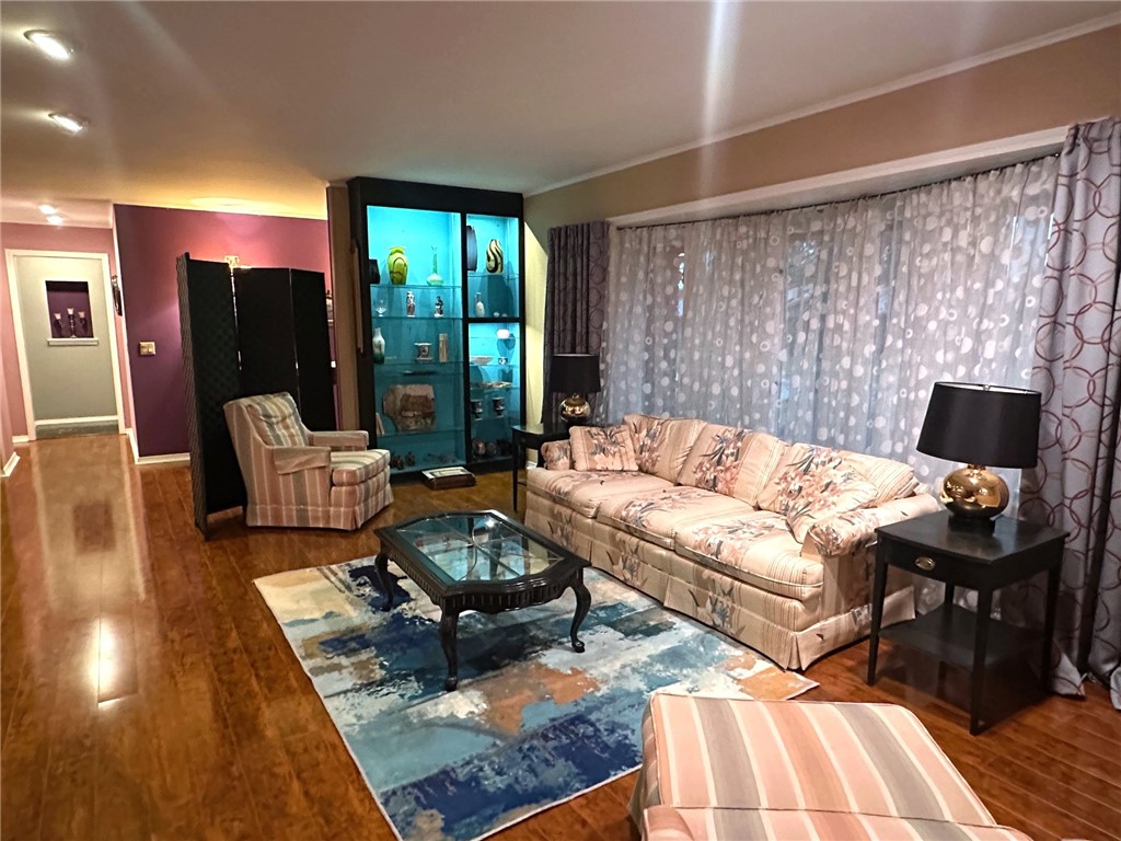 Glen Cove Add - Residential