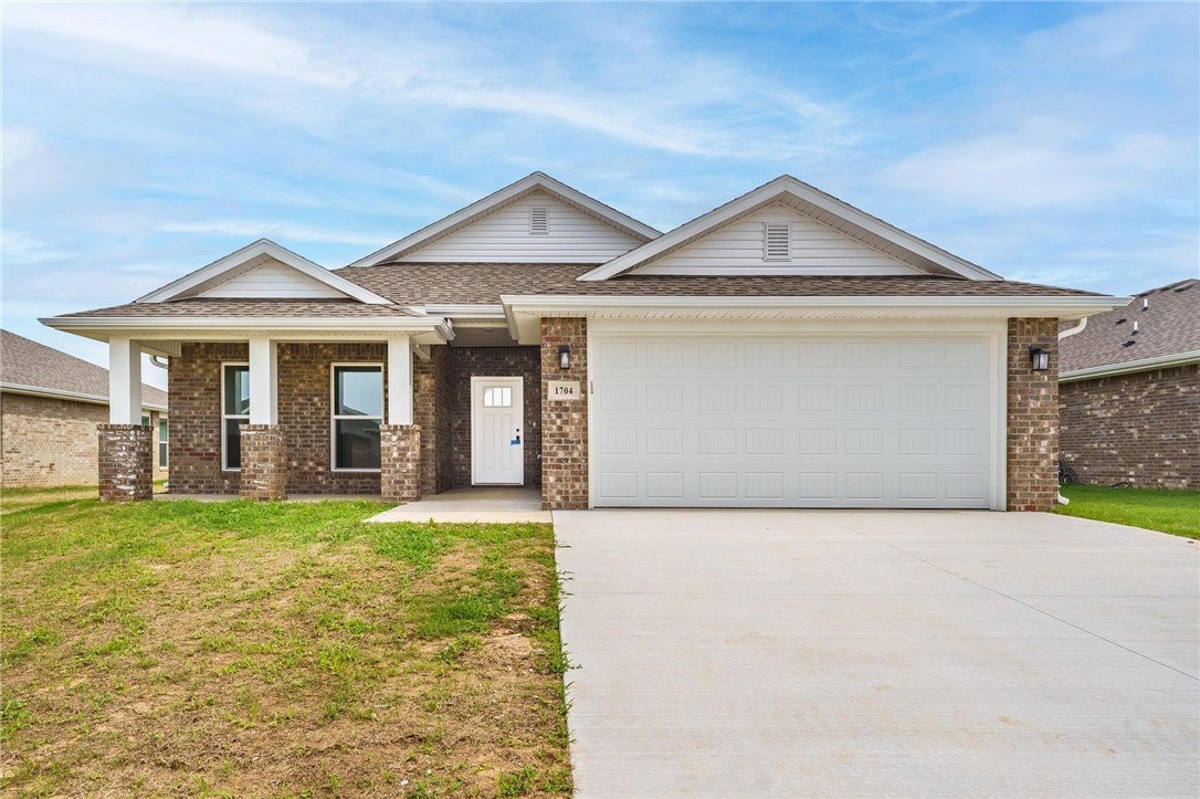This 3 bed, 2 bath 1650 square foot floor plan features a
timeless luxury exterior. Upon entry, this open concept
floor plan features 10-foot ceilings in the living area and
kitchen which create a spacious atmosphere. In addition,
enjoy abundant natural light in the dining area and the
privacy and comfort of a large primary suite, complete
with grand walk-in closet and double vanities. Taxes subject to change based on new construction.