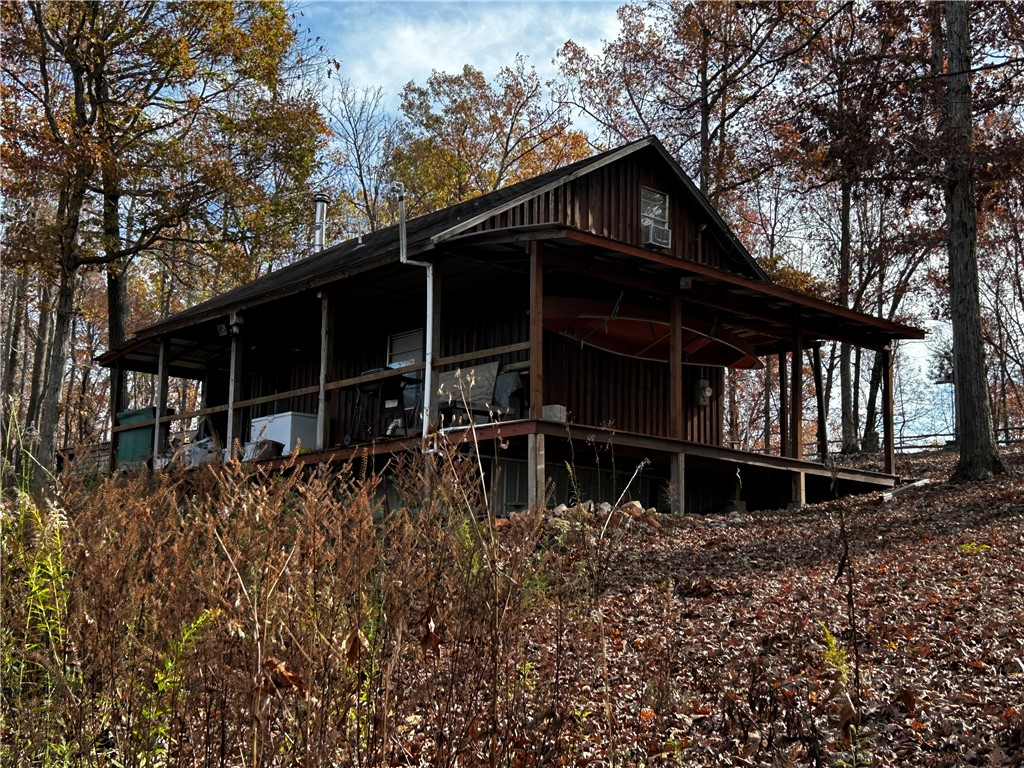 Rustic Cabin on 16.56 Acres near Buffalo National River
Discover your dream getaway with this charming cabin nestled on 16.56 acres of scenic land, just minutes from the breathtaking Buffalo National River. Whether you’re seeking a peaceful retreat or a hunting paradise, this property has it all.
The cabin offers rustic charm with plenty of potential for customization, making it an ideal base for outdoor enthusiasts. The 16.56 acres provide excellent hunting opportunities, abundant wildlife, and space to explore. Located close to one of Arkansas’s most iconic natural landmarks, you’ll have easy access to canoeing, hiking, fishing, and all the beauty the Buffalo National River has to offer.
Don’t miss out on this rare find—perfect for a weekend escape, hunting cabin, or nature lover’s retreat!