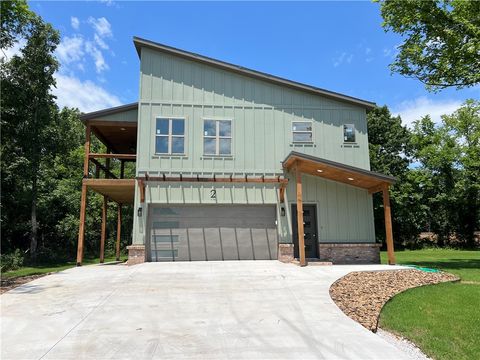 Photo of 2 Birsay Drive, Bella Vista, AR 72715 (MLS # 1351973)