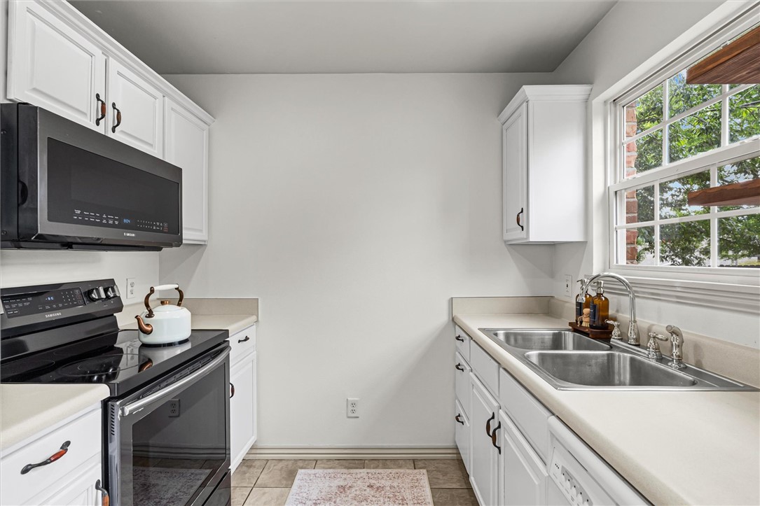 Champions Estates Rogers - Residential