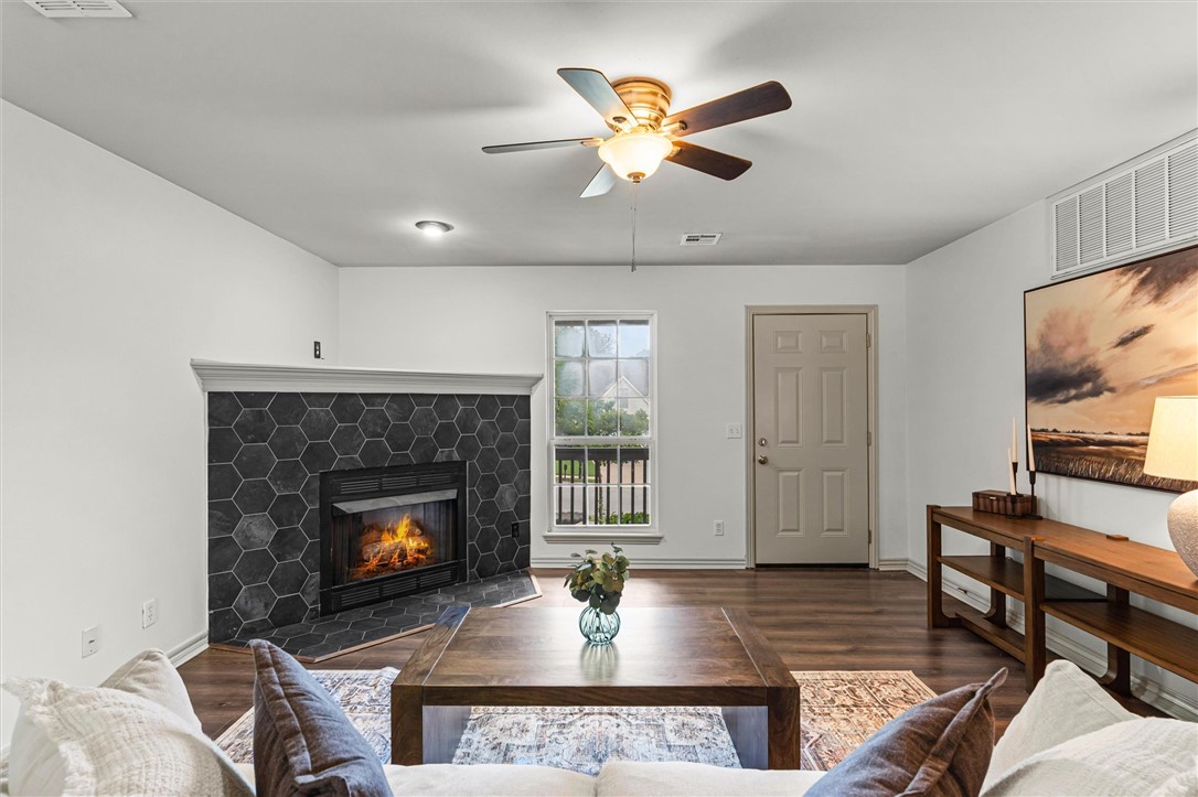 Champions Estates Rogers - Residential