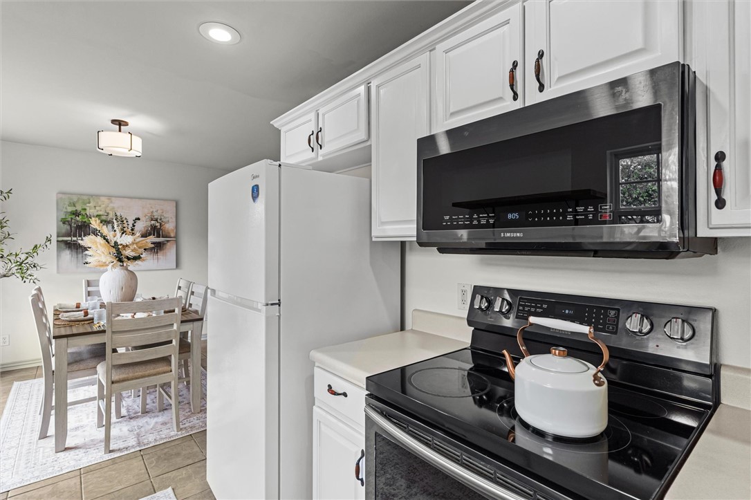 Champions Estates Rogers - Residential