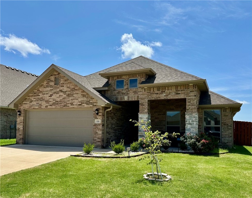 Like new 3 bed, 2 bath home with large rooms, double bathroom vanities in the primary bath, access from the walk-in closet to the utility room, and a corner fireplace in the living room. Large fenced backyard with covered patio, Refrigerator included, pets negotiable, no smoking property.