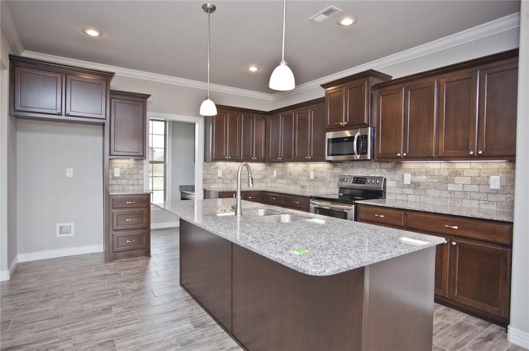 Summit Meadows Ph III Pea Ridge - Residential Lease