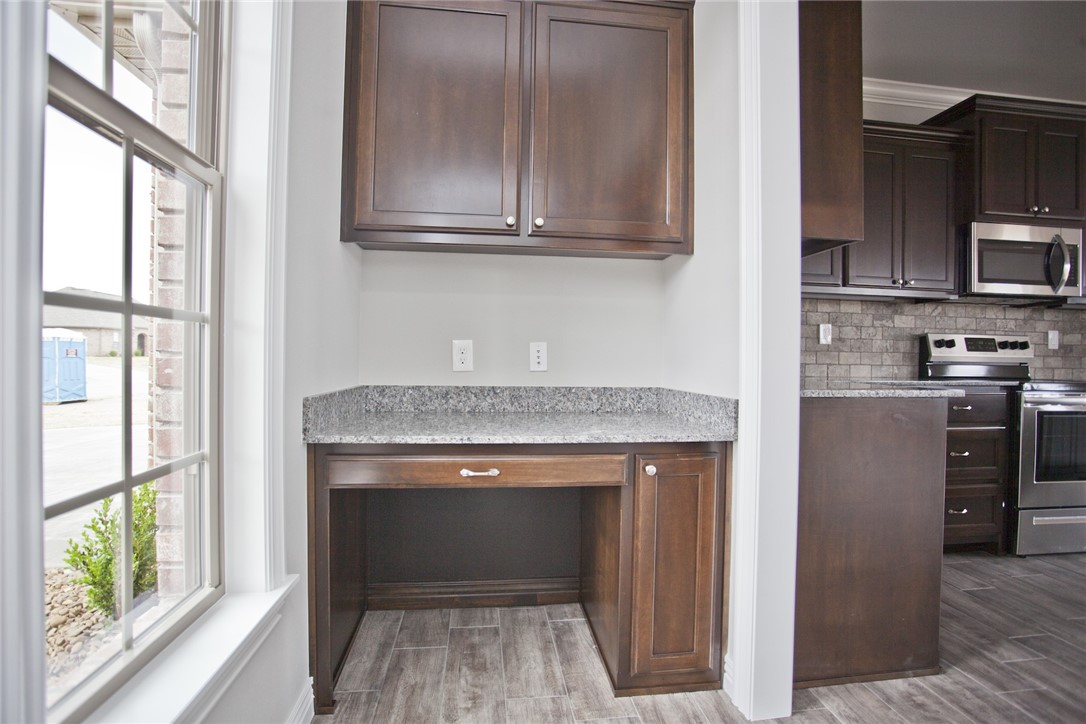 Summit Meadows Ph III Pea Ridge - Residential Lease