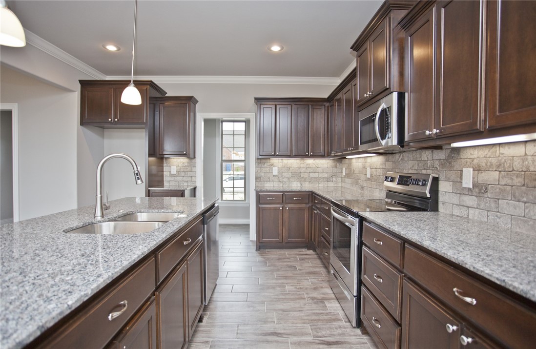 Summit Meadows Ph III Pea Ridge - Residential Lease