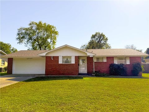 Photo of 1713 Shelby Avenue, Springdale, AR 72762 (MLS # 1326070)